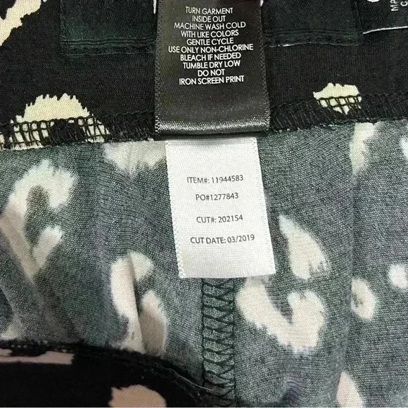 Torrid Women’s Studio Knit Tapered Ankle Pants Black Leopard Print Capris Size 0 - Picture 4 of 7